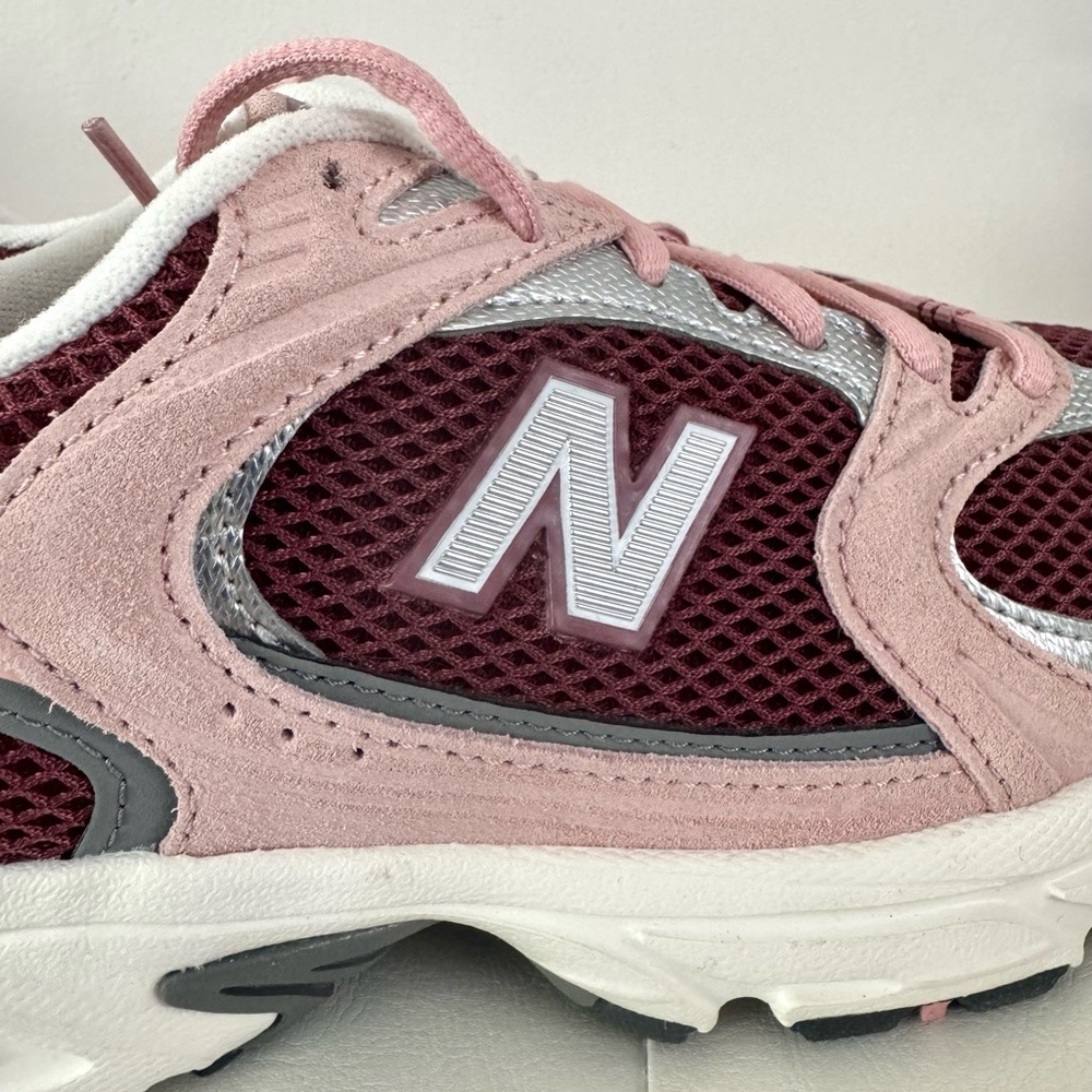 New Balance 530 Women's Burgundy and Pink Sneakers - Picture 6 of 8